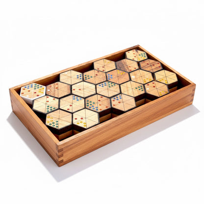 Hexadomino - Gesellschaftsspiel aus Holz mit Dreieckssteinen für 2 bis 6 Personen